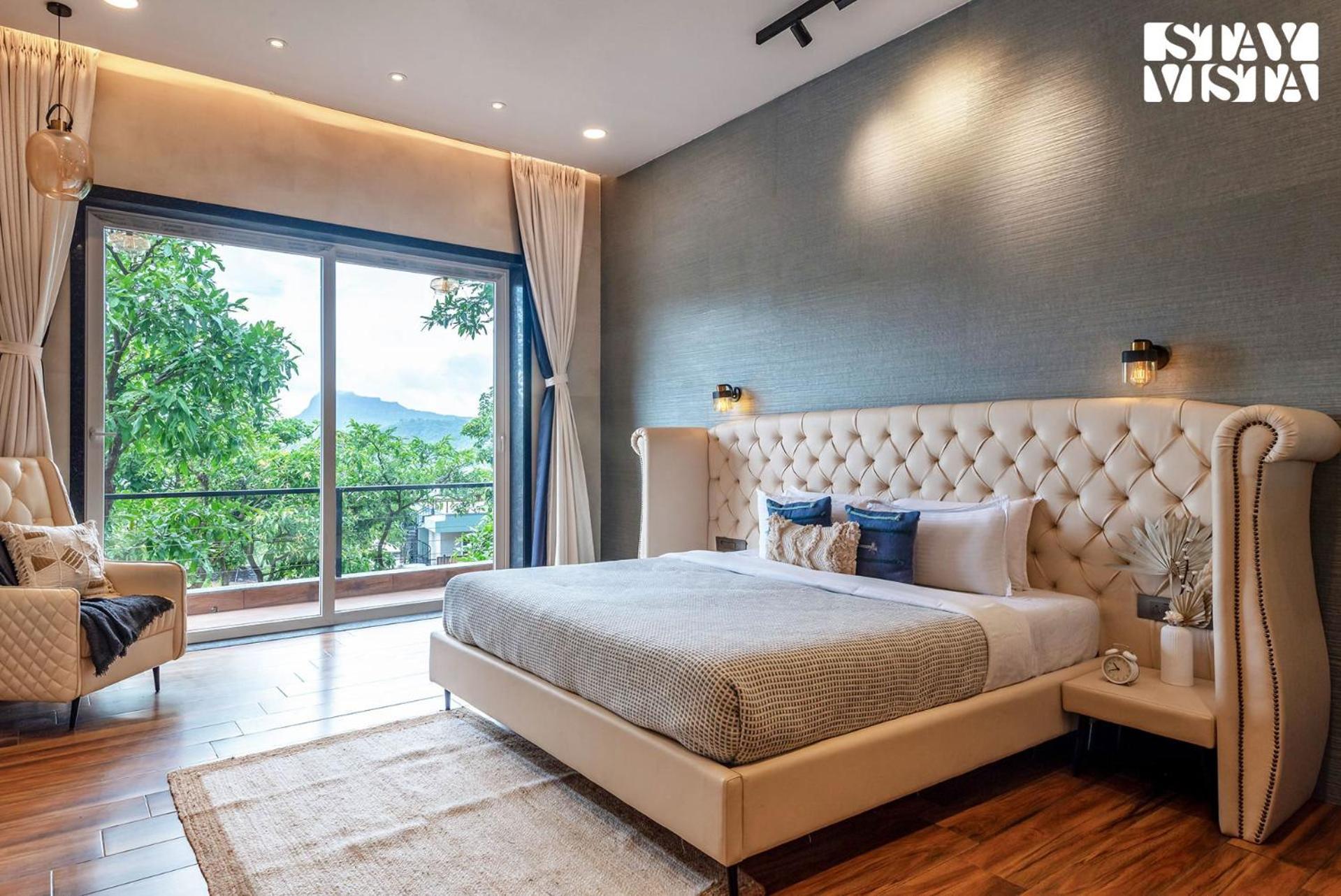 Stayvista At La Nirvana With Pool, Music Speaker & Indoor-Outdoor Game Lonavala Eksteriør billede