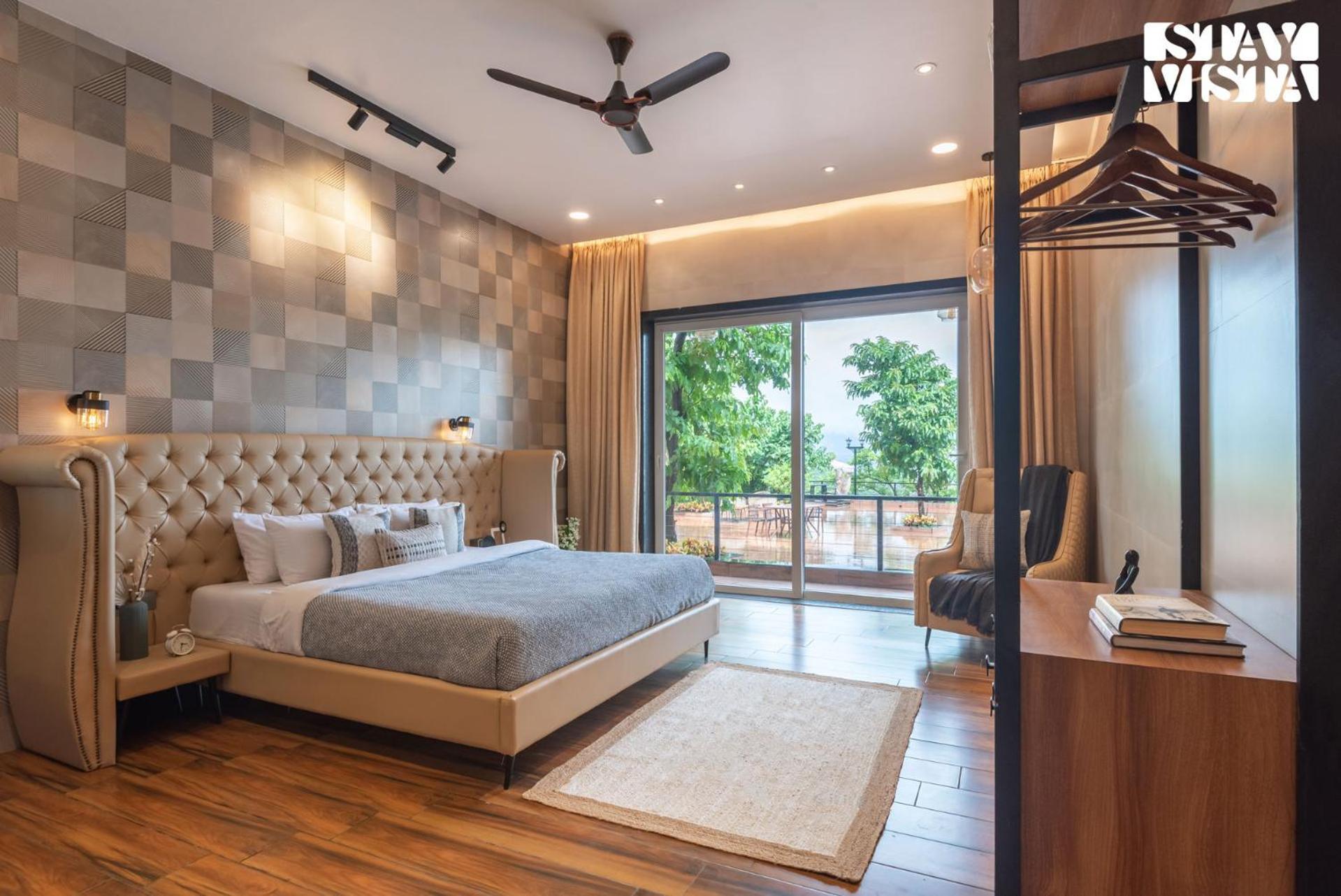 Stayvista At La Nirvana With Pool, Music Speaker & Indoor-Outdoor Game Lonavala Eksteriør billede